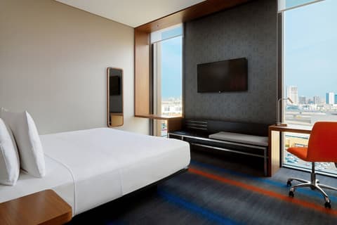 Aloft Me'aisam Dubai, Room