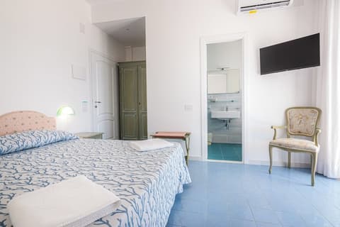 Hotel Poseidon, Room