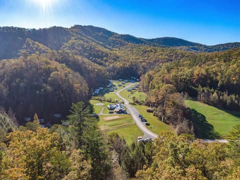 Under Canvas Great Smoky Mountains, Garden
