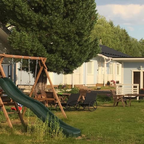 Lomavekarit, Children's play area - outdoor