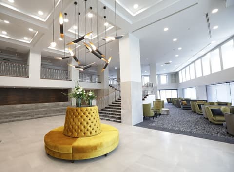 Distinction Christchurch Hotel, Interior entrance