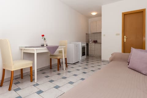 Ratac Apartments, Living area