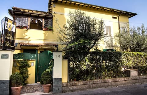 B&B Degli Amici, Front of property