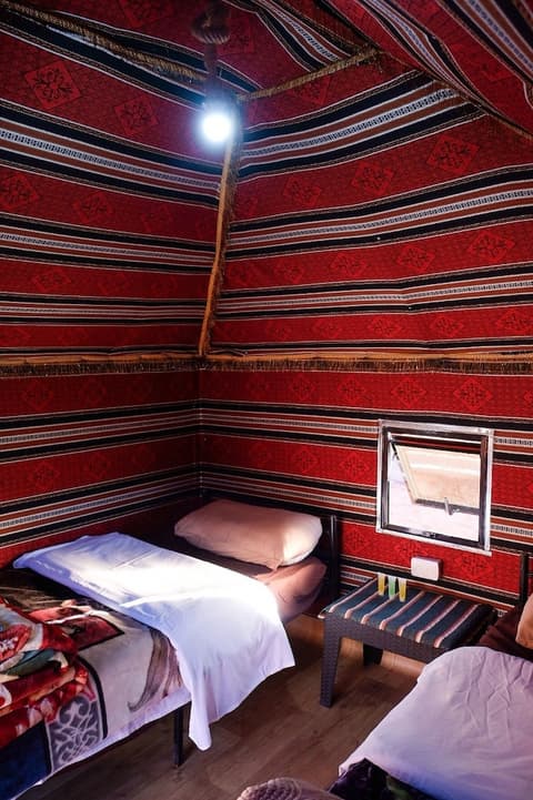 Desert Moon Camp, Room