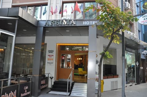 Arsima Hotel, Front of property