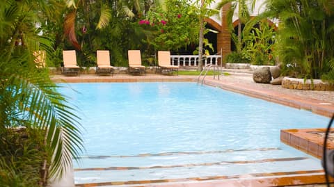 Hotel Ciudad Blanca, Outdoor pool