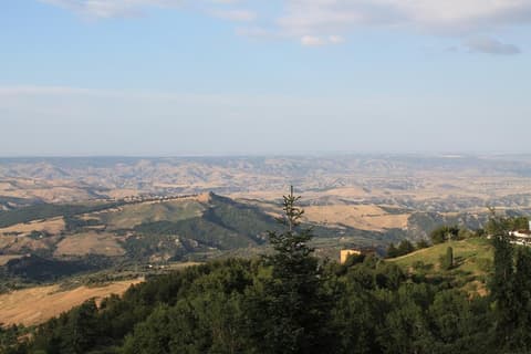 Hotel Mariano, Property grounds