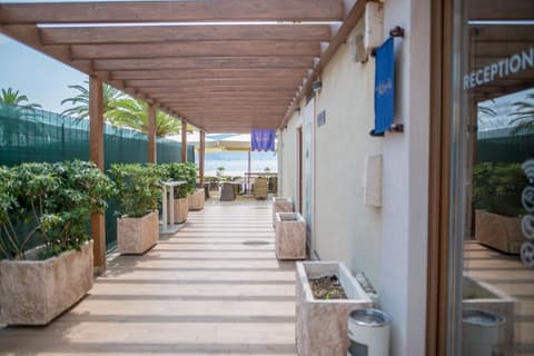 Hotel Astoria Tivat, Interior entrance