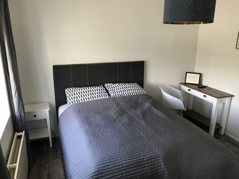 Steinaskjól Apartments - Strandgata, Room