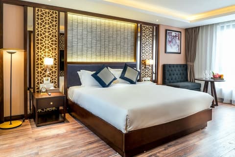 Conifer Grand Hotel, Room