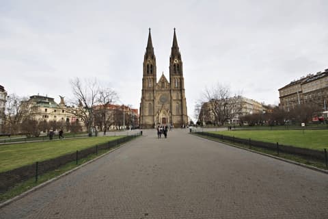 Elizabeth Suites, Exterior