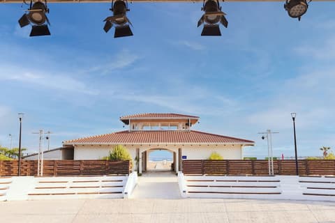 Azul Beach Resort Montenegro by Karisma, Theater show