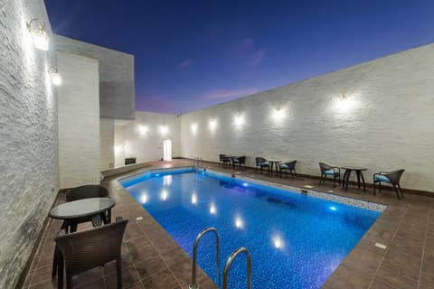 Braira Al Wezarat, Outdoor pool