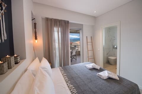 Crystal Waters, Room