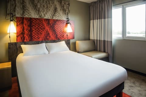 ibis Lyon Carré de Soie, Room