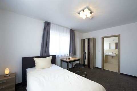 HOTEL NEW IN - Ingolstadt - Gaimersheim, Room