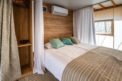 Arena One 99 Glamping, Room