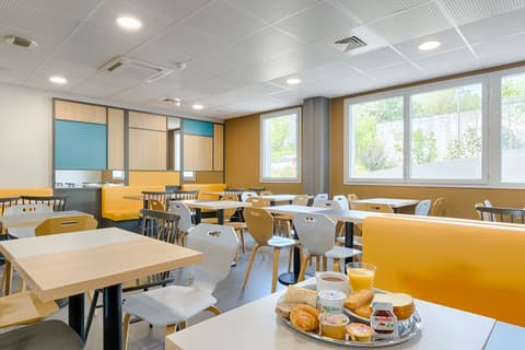 B&B HOTEL MARSEILLE La Valentine Saint-Menet, Breakfast area