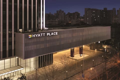 Hyatt Place Shanghai Tianshan Plaza, Exterior