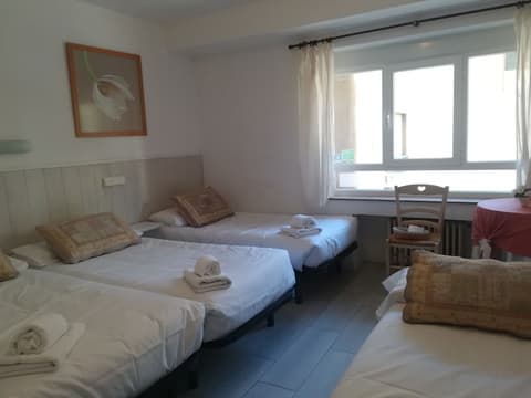 Hostal Albero by gaiarooms, Room