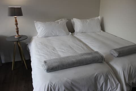 Zeederberg Corner, Room