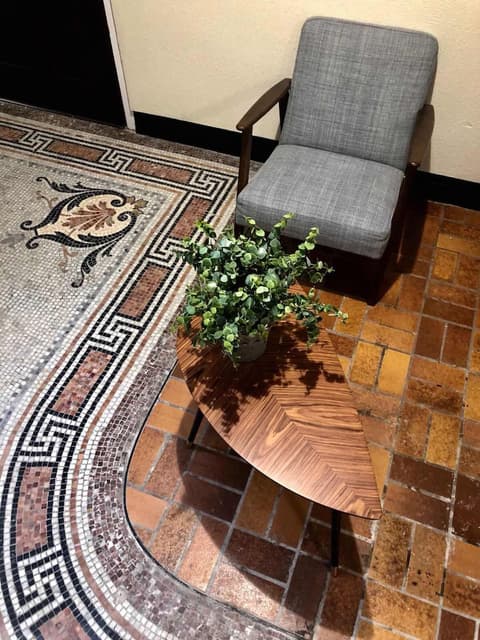 Terlon Apartments, Interior