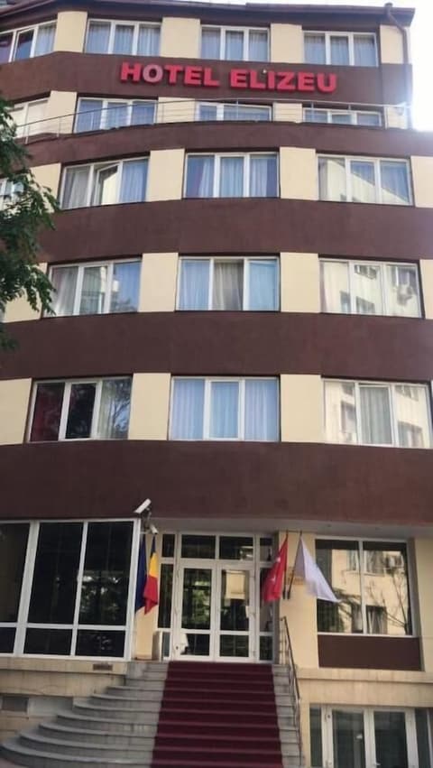 Elizeu Hotel, Exterior