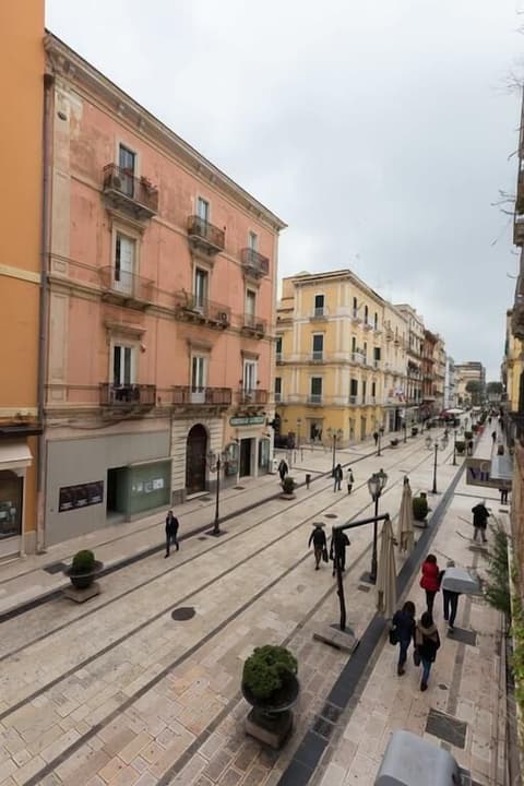 Suite Le Perle, Front of property