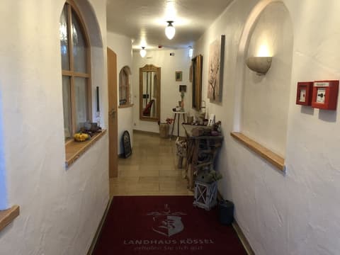 Landhaus Kössel, Interior entrance