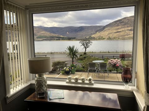 Hillview guest house, Living area