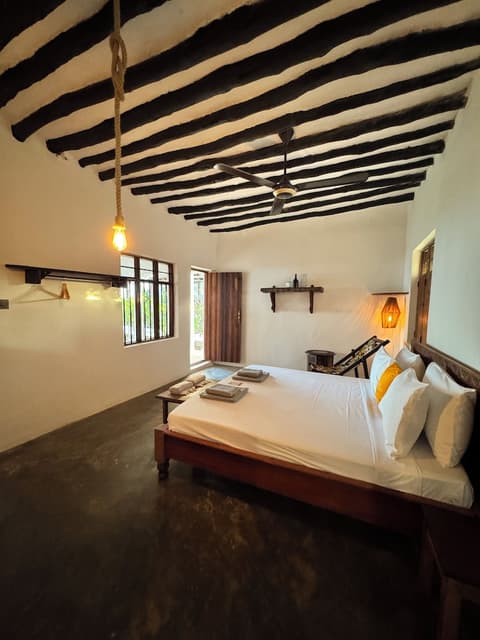 Mango Beach house, Room