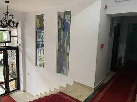 Avenue Parliament, Reception