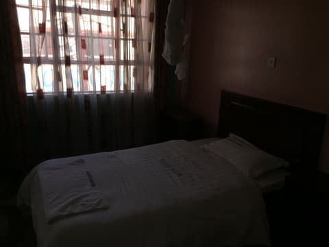 Nyam Hotel, Room