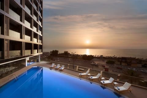 Wyndham Garden Ajman Corniche, Pool