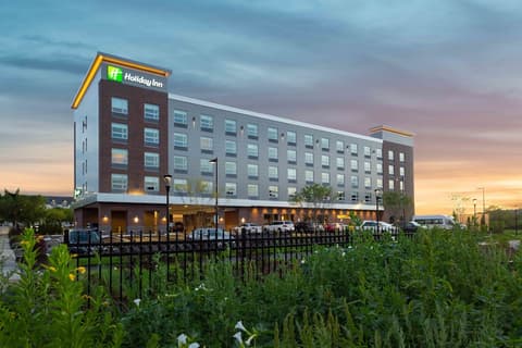 Holiday Inn Boston Logan Airport - Chelsea by IHG, Front of property - evening/night
