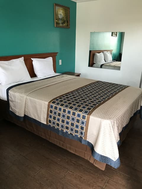 Scottish Inns Long Beach, Room