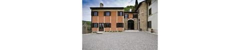 Relais Villa Ambrosetti, Front of property