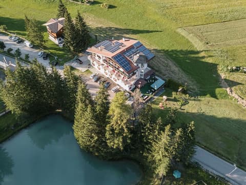 Hotel Chalet Pineta, Exterior