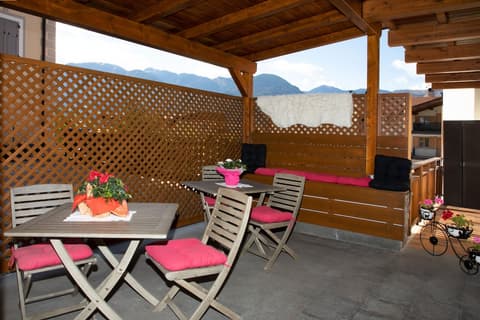 Garni Manuela, Gazebo