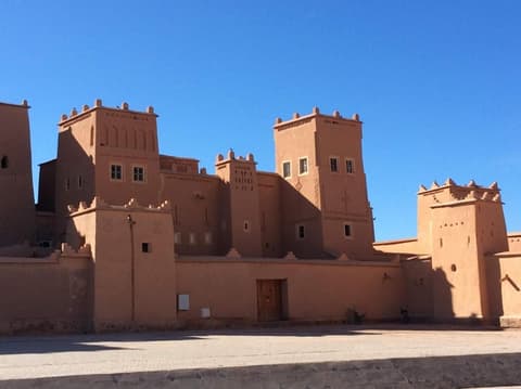 Amour d'auberge - Hostel, Exterior