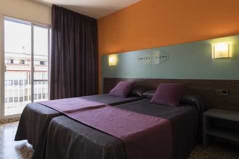 Hotel Papi, Room