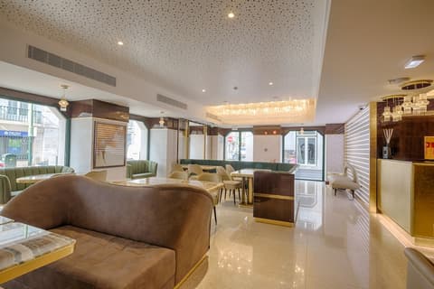 MeraPrime Gold Design Hotel, Reception