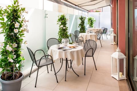 Hotel Dei Fiori, Terrace/patio