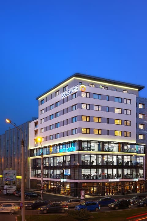 Plaza 35, Front of property