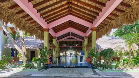 Playabachata, Reception