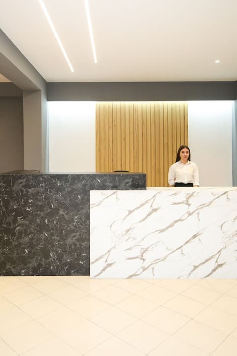 Hotel Aliko, Reception