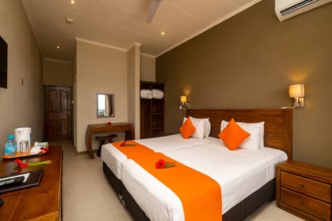 The Ridge Residence, Room