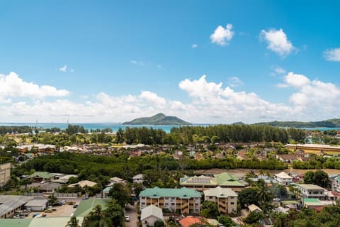 The Ridge Residence, Room