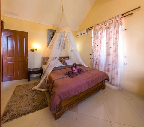 Blue Lagoon Villa, Room