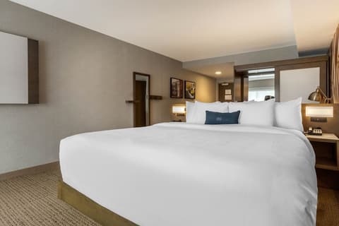 Cambria Hotel West Orange, Room